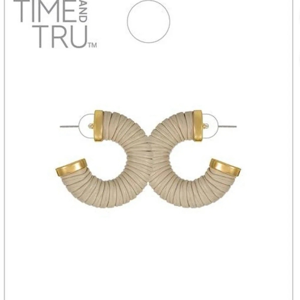 New Time and Tru Gold and Tan Wrapped Earrings